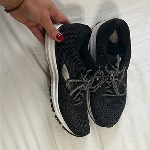 Brooks Black and White Women's Sneakers